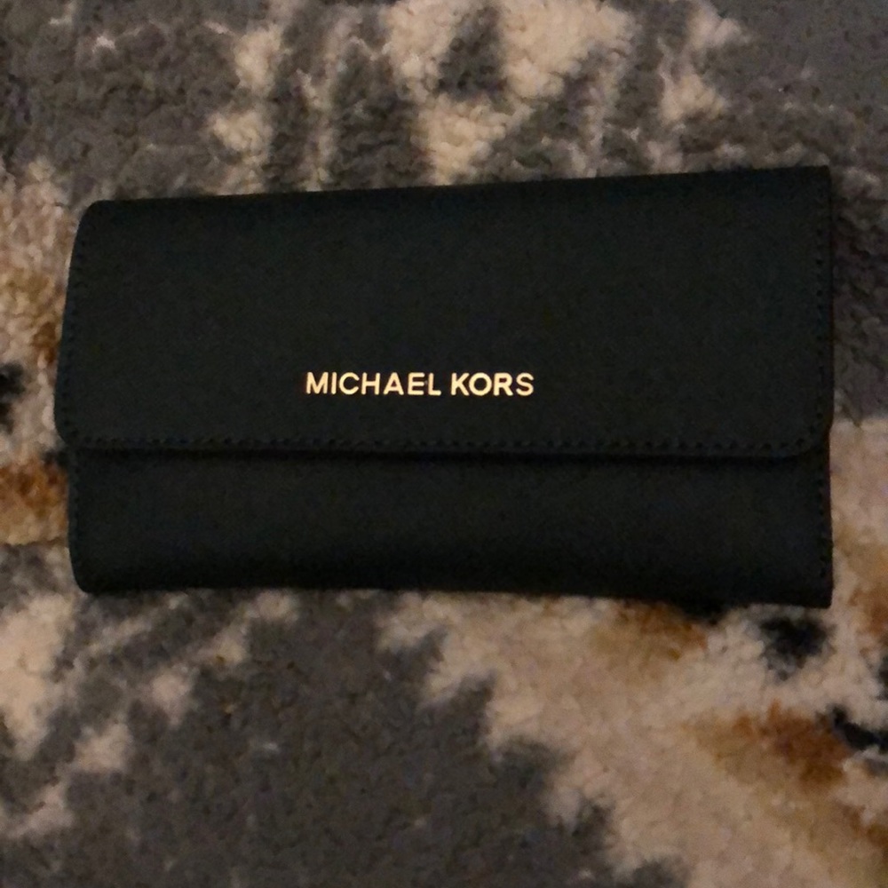 Michael Kors MK Jet Set Travel Wallet NWT